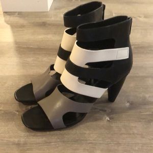 Donald/Pliner Black, White & Grey heels